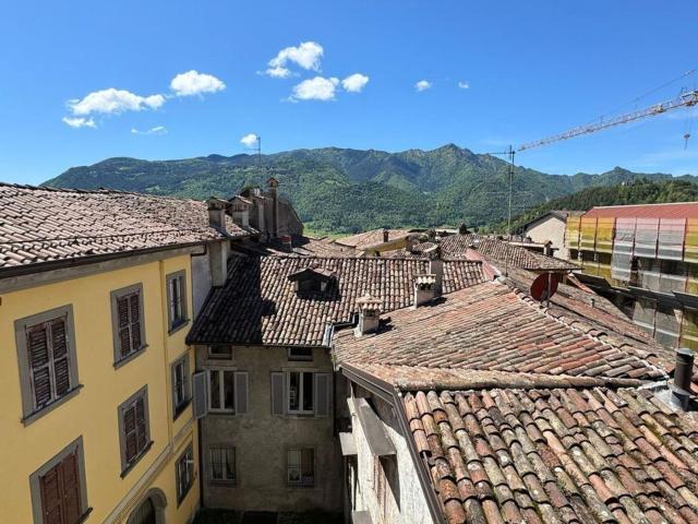 Casa in vendita a Clusone, Lombardia