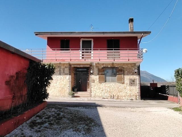 Casa in vendita a Patrica, Lazio