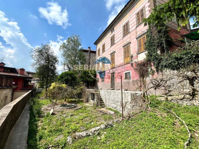 Casa in vendita a Leffe, Lombardia