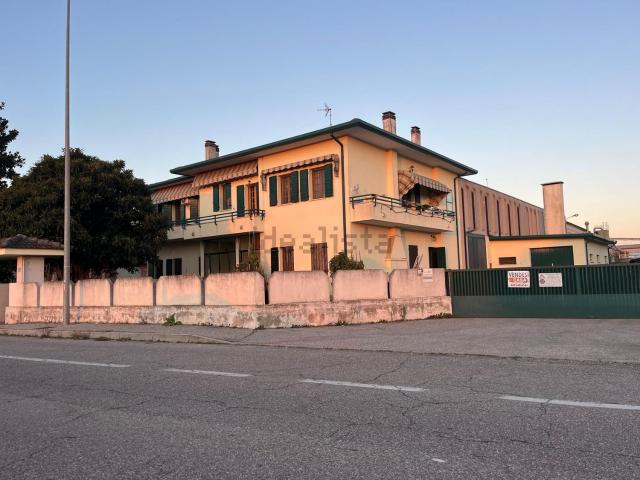 Casa in vendita a Sant'elena, Veneto