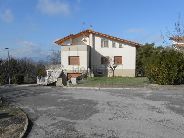 Casa in vendita a Terre Roveresche, Marche