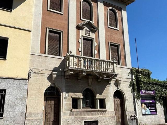 Casa in vendita a Busto Arsizio, Lombardia