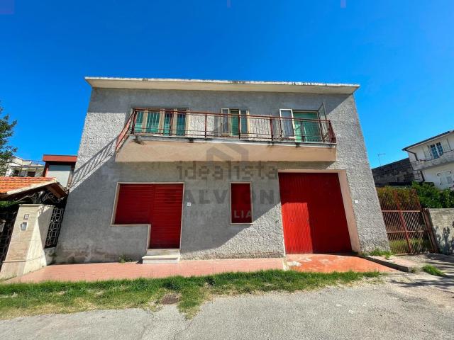 Casa in vendita a Amorosi, Campania