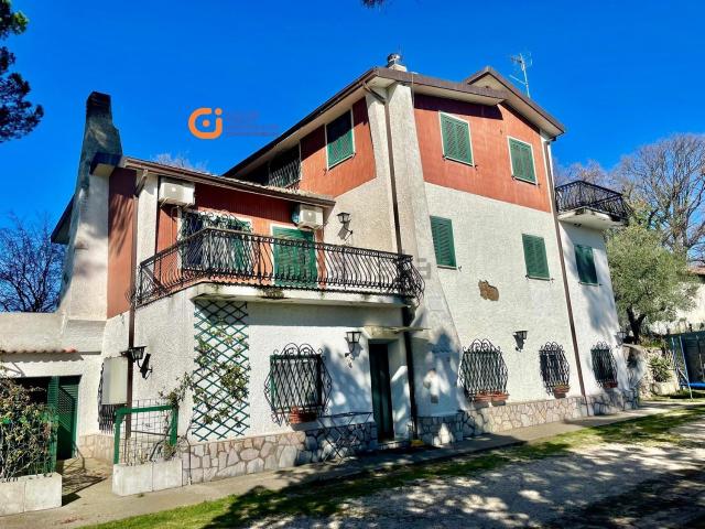 Casa in vendita a Fara Sabina, Lazio