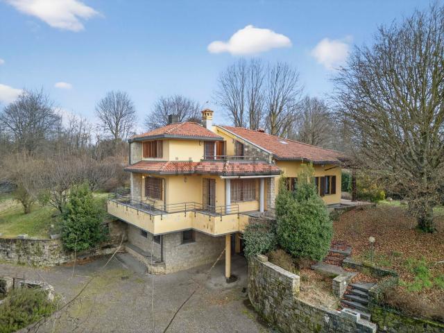 Casa in vendita a Mariano Comense, Lombardia