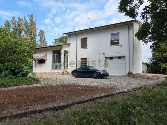 Casa in vendita a Serravalle Po, Lombardia
