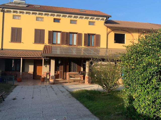 Casa in vendita a Piemonte, Vercelli