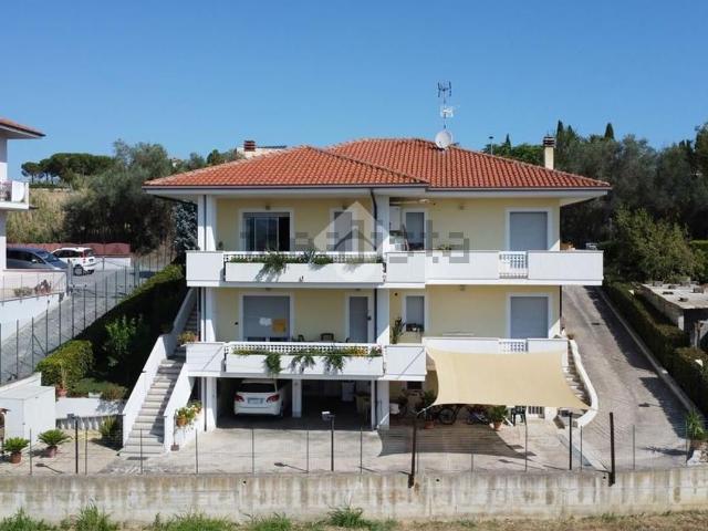 Casa in vendita a Roseto Degli Abruzzi, Abruzzo