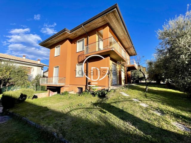 Casa in vendita a Rivoltella del Garda, Desenzano Del Garda