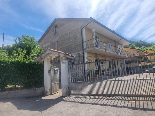 Casa in vendita a Atripalda, Campania
