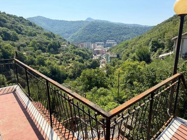 Casa in vendita a San Gottardo, Genova