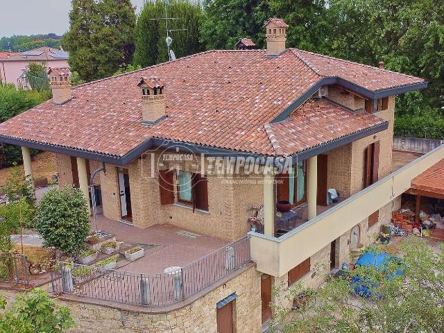Casa in vendita a Socco, Fino Mornasco