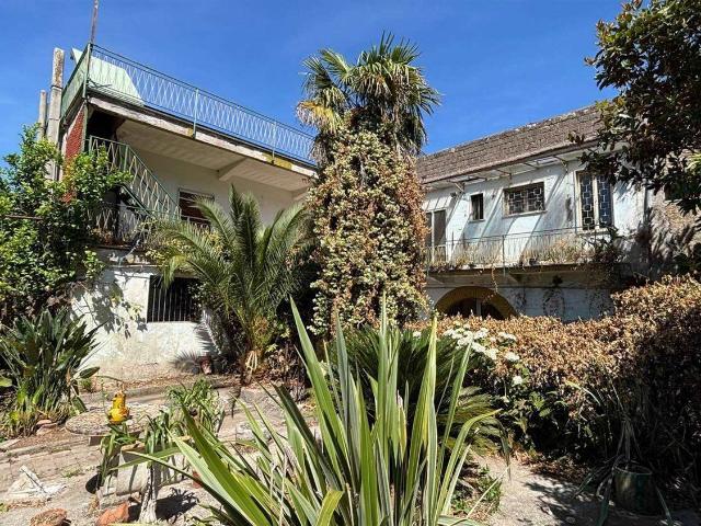 Casa in vendita a Falciano Del Massico, Campania