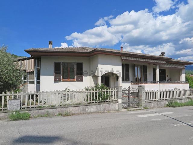 Casa in vendita a Case Corvi, Pontremoli