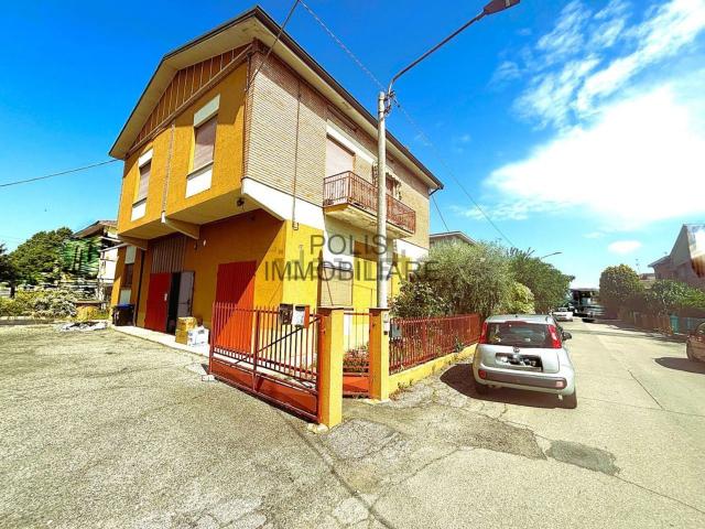 Casa in vendita a Unione Comuni Modenesi Area Nord, Mirandola