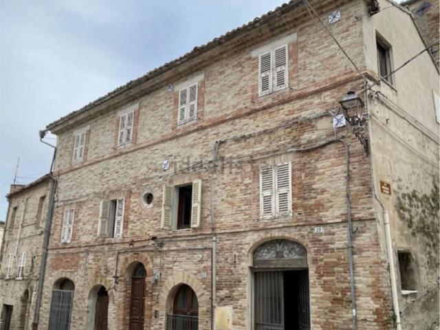 Casa in vendita a Santa Vittoria in Matenano, Fermo