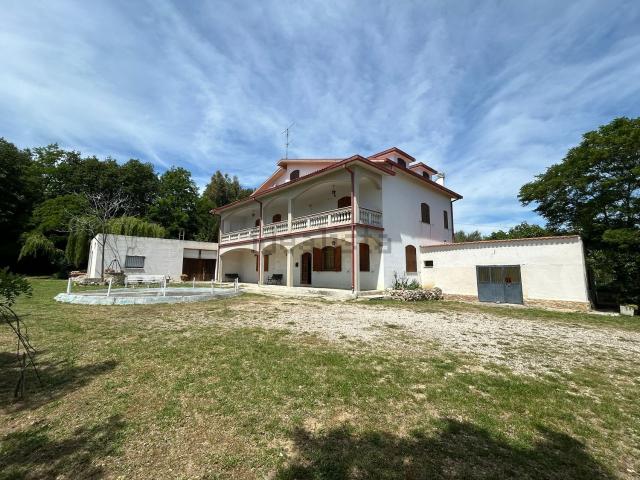 Casa in vendita a Larino, Molise