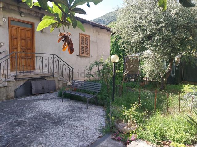 Casa in vendita a Vocabolo Trevi, Terni