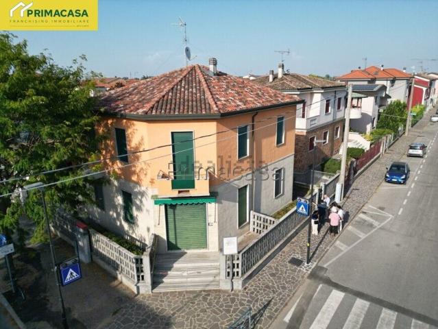 Casa in vendita a Canneto sull'Oglio, Mantova