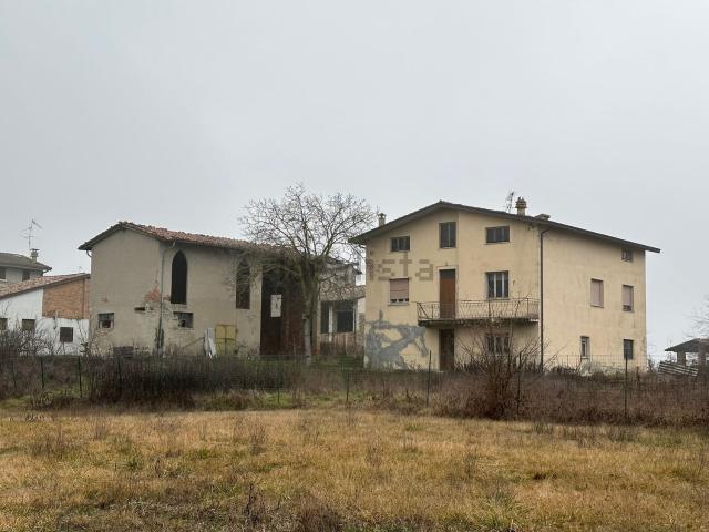 Casa in vendita a Lugagnano Val D'arda, Reggio Emilia