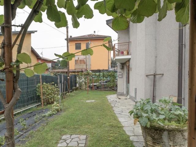 Casa in vendita a Acquanera, Como