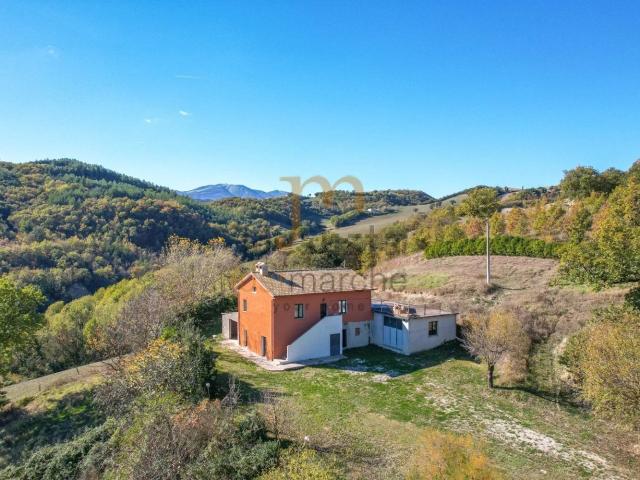 Casa in vendita a Cappuccini, Marche