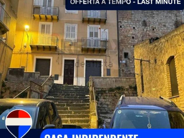 Casa in vendita a Canali, Piazza