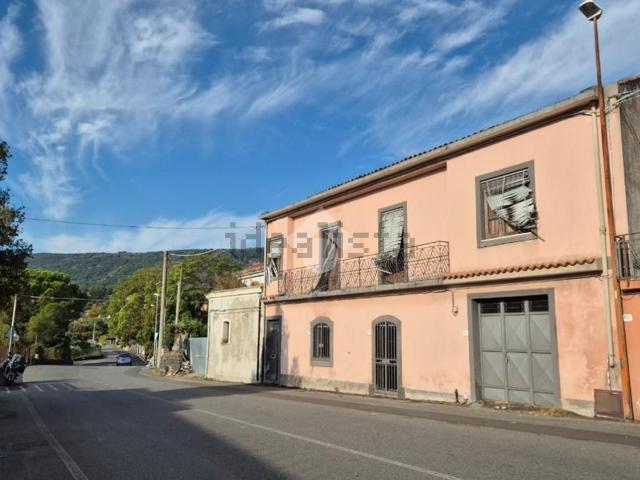 Casa in vendita a Zafferana Etnea, Sicilia