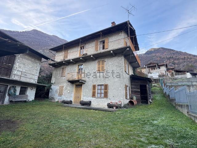 Casa in vendita a Issogne, Aosta