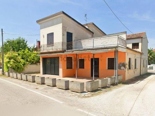 Casa in vendita a Rovigo, Veneto