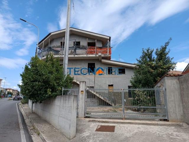 Casa in vendita a Unione dei Comuni della Val Vibrata, Corropoli