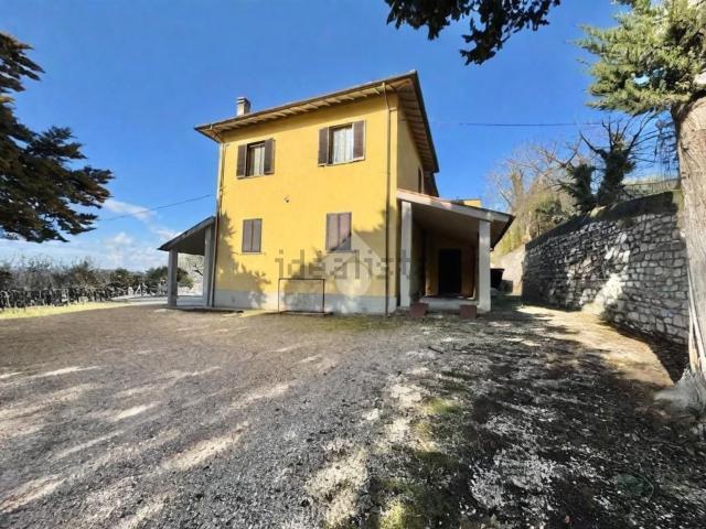 Casa in vendita a Assisi, Umbria