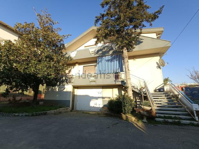 Casa in vendita a Tollo, Abruzzo