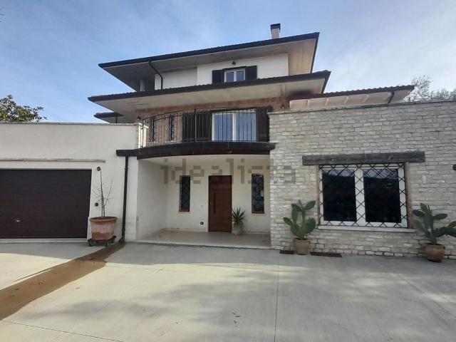 Casa in vendita a Centro storico, Isernia