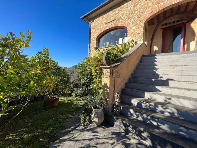 Casa in vendita a Camaiore, Toscana