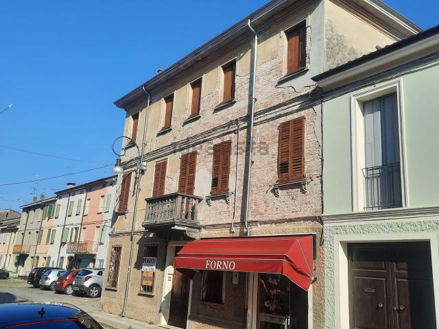 Casa in vendita a Bassa Reggiana, Re
