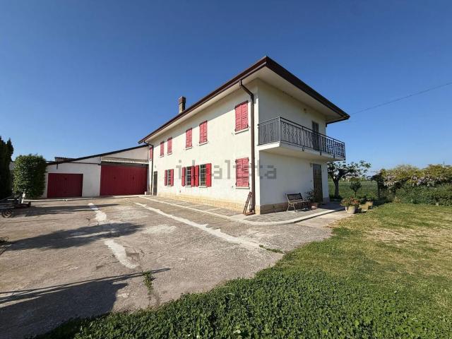 Casa in vendita a Legnago, Veneto