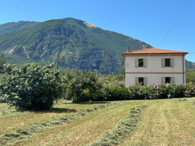 Casa in vendita a Castiglione A Casauria, Abruzzo