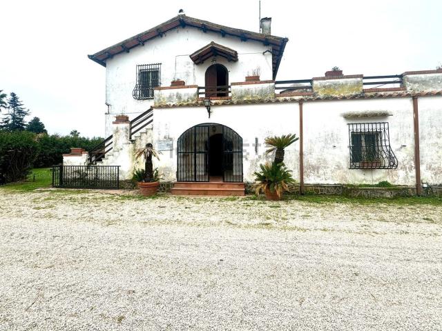 Casa in vendita a Carano Garibaldi, Aprilia