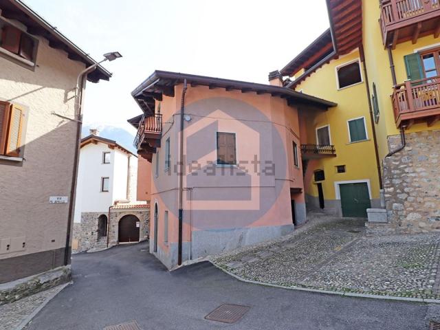 Casa in vendita a Comunità montana della valle Camonica, Losine