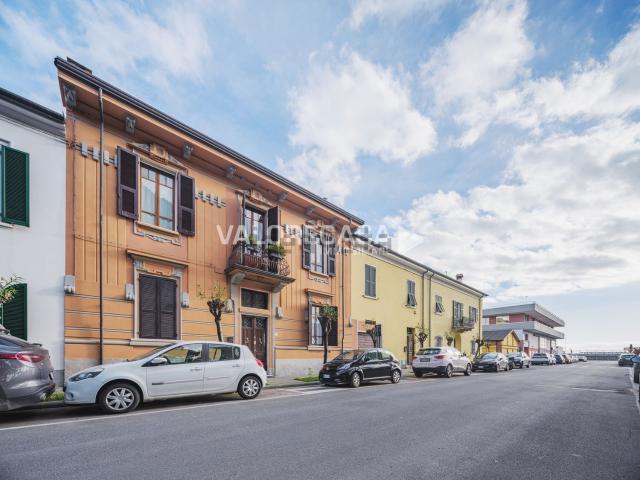 Casa in vendita a Marina di Carrara, Carrara