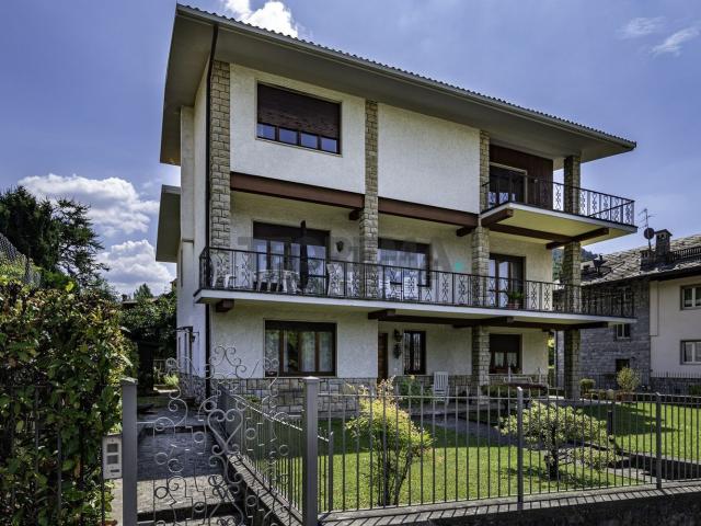 Casa in vendita a Rovetta, Lombardia