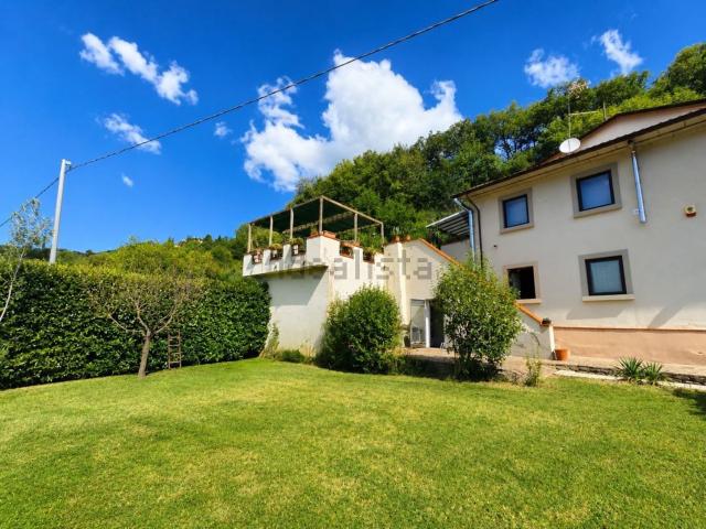 Casa in vendita a Capolona, Toscana