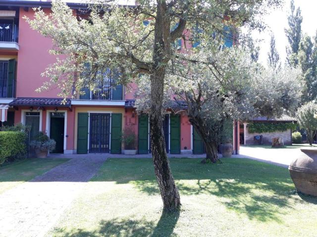 Casa in vendita a Sesso, Re