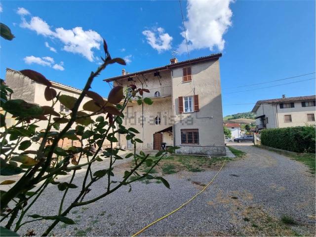 Casa in vendita a Alta Val Tidone, Trevozzo