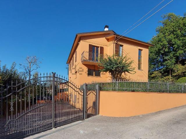 Casa in vendita a Marche, Macerata