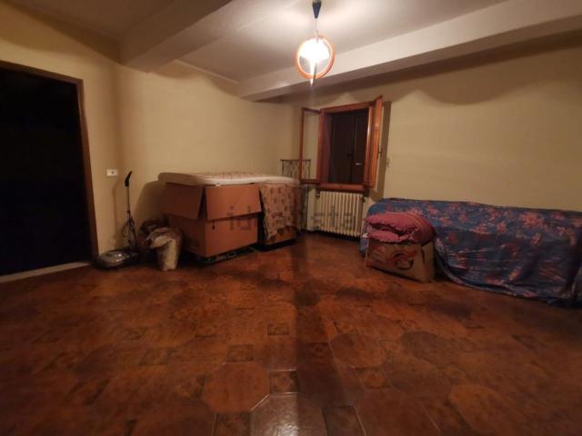 Casa in vendita a Modena, Portile