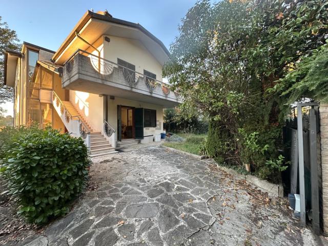 Casa in vendita a Acquasparta, Umbria