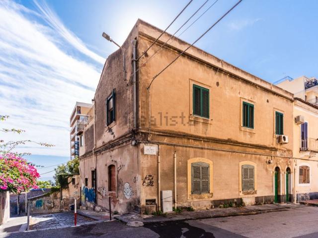 Casa in vendita a Picanello-Ognina-Barriera-Canalicchio, Catania