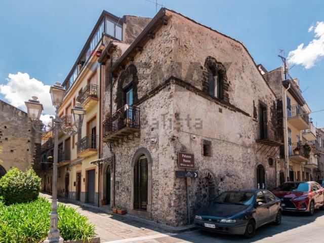 Casa in vendita a Quartiere San Nicola, Randazzo